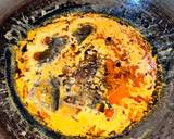 Foto langkah ke 4 dari resep Ikan Asap Masak Belamak Banjar (Opor).
