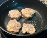Foto del paso 6 de la receta: Hamburguesas caseras de ternera y magro BLW para Miguel, hechas por Miguel