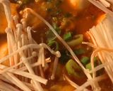 Foto langkah ke 6 dari resep Sundubu Kimchi Jjigae ala Itaewon Class (Korean Soft Tofu Stew).