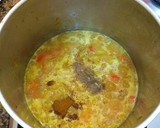 Foto del paso 6 de la receta: Cuartos traseros de pollo con puerros, zanahorias al azafrán