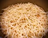 Hình bước làm 4 của món Knafeh - Bánh ngọt Trung Đông