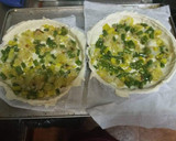 Foto del paso 3 de la receta: Quiche de ajos tiernos y espárragos trigueros