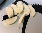 Une image de l'étape 4 de Maxi tarte aux pommes du jardin et miel d Algarve pâte brisée au cassis.