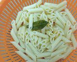 A picture of step 1 of Macaroni with Chorizo.