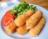 Hình bước làm 4 của món 💚 Phô Mai Que Kéo Dây Chiên Giòn (Crispy Fried Cheese Sticks)