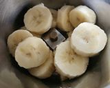 A picture of step 1 of Soya Milk Banana Smoothie.