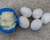 A picture of step 1 of Egg Masala.