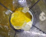 A picture of step 1 of Pineapple milk shake.