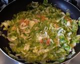 Foto del paso 1 de la receta: Tortilla De Lechuga Queso🧀 tomate y cebolla 🍅🌰