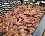 รูปขั้นตอนการทำที่ 1 ของ เมนู หมูแดดเดียวสูตรด่วนพิเศษ