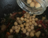 Foto del paso 7 de la receta: Potaje de Garbanzos con Acelgas Rojas
