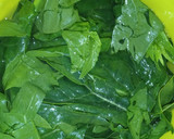 Foto del paso 1 de la receta: Ensalada de espinacas con tocino