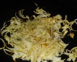 A picture of step 3 of Chicken masala kaleji.
