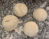 A picture of step 6 of Pan fried pork bun.