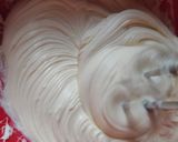 Foto langkah ke 2 dari resep Strawberry Cheesecake No Bake.