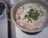 Foto langkah ke 4 dari resep Sayur sup bakso kerikil.