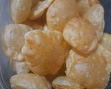 A picture of step 3 of Pani Puri.