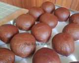 Foto langkah ke 8 dari resep Donat Blackforest.