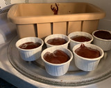 Foto del paso 2 de la receta: Bizcocho de cacao y galletas en el microondas