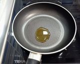 Foto del paso 2 de la receta: Tortilla francesa de atún, cebolleta fresca y queso