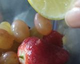 A picture of step 2 of Strawberry Grapes Mocktail 🍇 🍓.