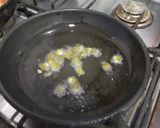 Foto del paso 1 de la receta: Ensalada con crocante de alcaparras fritas