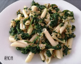 Foto del paso 7 de la receta: Macarrones con espinacas, calamar y almejas