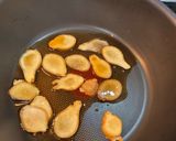 九層塔紅椒黑木耳炆文昌雞的食譜步驟1照片