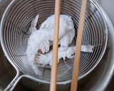 Hình bước làm 2 của món Tôm sốt trứng muối
