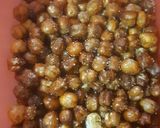 A picture of step 4 of Chana masala spicy.