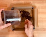 Foto del passaggio 2 della ricetta Brownies ai Datteri senza Cottura