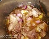 A picture of step 3 of Shaljam gosht.