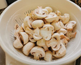 Foto del paso 1 de la receta: Ous trencats amb carxofes, xampinyons i espàrrecs de marge