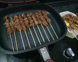 Foto langkah ke 4 dari resep Sate ayam teflon.