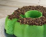 Foto langkah ke 7 dari resep Bolu Jungkir Balik Pandan.