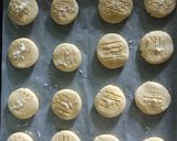 Foto langkah ke 5 dari resep Kue Sagu Simpel.