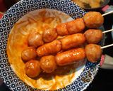 Foto langkah ke 3 dari resep Sate Bakso Sosis Pedas Manis.