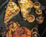 Foto do passo 2 de Sanduíche aberto de tofu com tomate e cogumelos