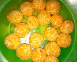 Foto langkah ke 6 dari resep Bola Singkong Coklat Lumer.