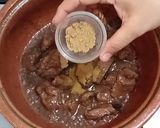 A picture of step 5 of Dahi Gosht(yoghurt Curry).