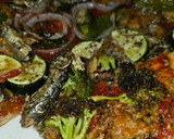 Foto del paso 5 de la receta: Pizza de queso azul, verduras y sardinas en aceite