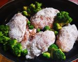 Brokkolis Besamel mártásos csirkemell recept fázis 1 fotója