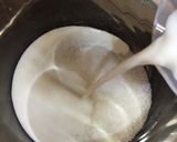 Foto langkah ke 2 dari resep Red and White Panna Cotta.