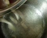 A picture of step 1 of Alu ki Katli (less oil).