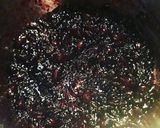 Foto del passaggio 4 della ricetta La Scrucchiata Abruzzese (confettura d'uva nera)