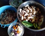 Foto langkah ke 1 dari resep Mie Ayam Jamur.