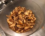 Une image de l'étape 1 de Nouilles japonaises aux tomates, harengs, shiitakes et aubergine blanche.