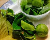 Foto langkah ke 5 dari resep Ayam Kecap Pedas Manis Daun Jeruk extra Telur.
