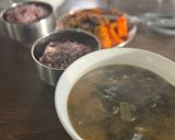 A picture of step 5 of Seaweed soup (Korean birthday soup).