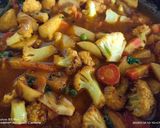 A picture of step 4 of Gobhi gazar mix veg.